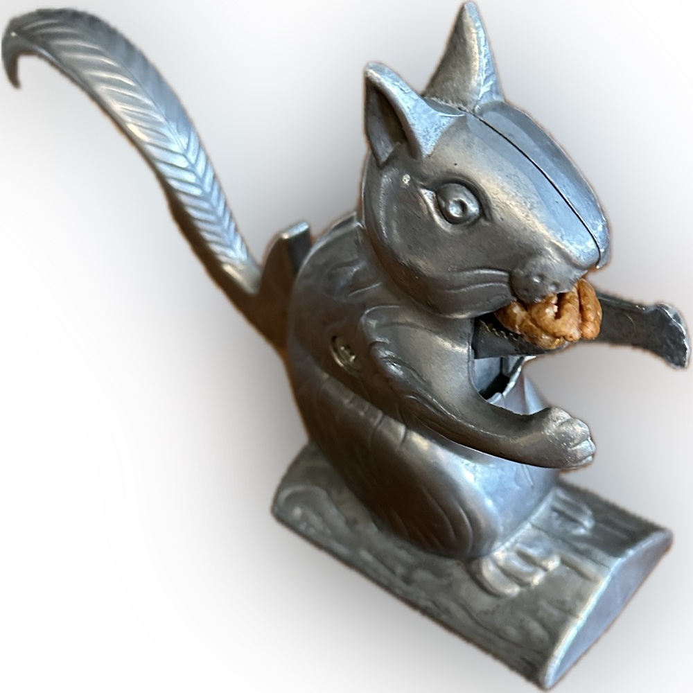 Squirrel Nut cracker - Picture 7 of 14